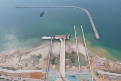 国内最大的海上风电母港水工工程通过交工验收 为粤东地区高质量发展提速